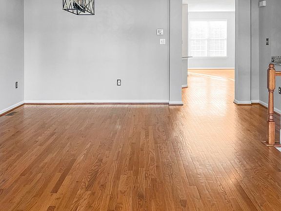 4th image of 6887 Rolling Creek Way