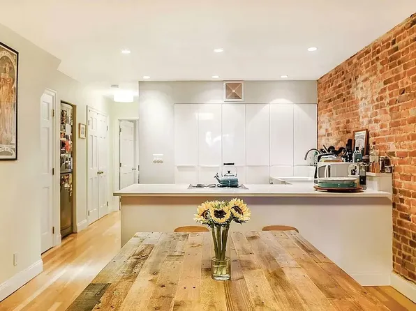 146 Berkeley Place image 1 of 8