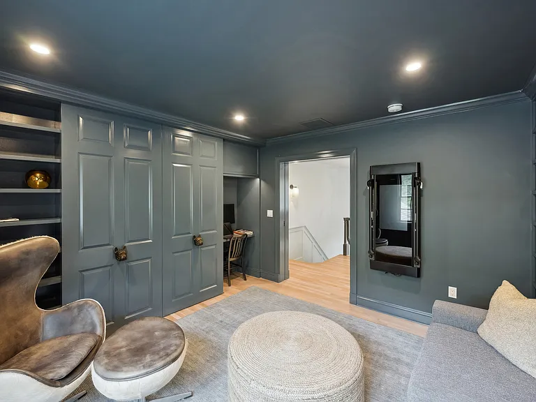10 Eastview Ct — Photo 18