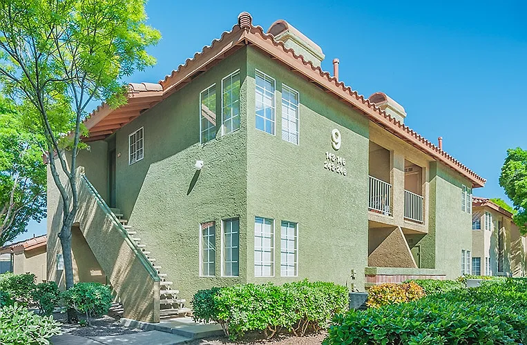 Diamondhead Apartments — Photo 11