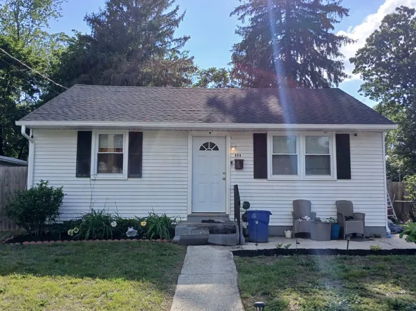 654 N New St, Clayton, NJ 08312