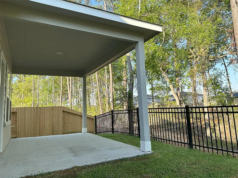 64 Valiant Ridge Trl — Photo 17