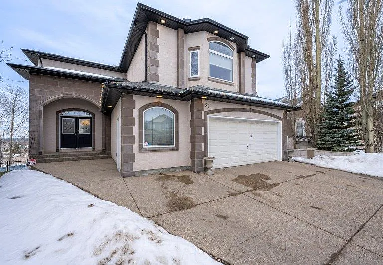 61 Simcrest Grv SW — Photo 1