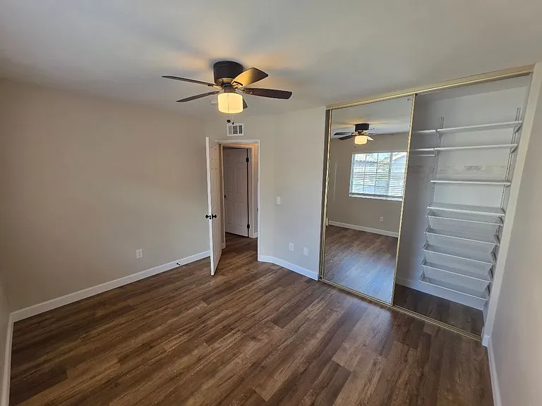436 Lime Ave #4 — Photo 17