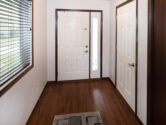 4th image of 2614 31st Ave S