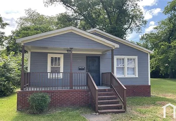 3 bed, 1028 sqft, $1,300 — Photo 1