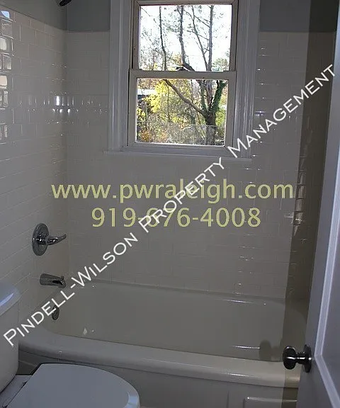 2212 Bernard St — Photo 11