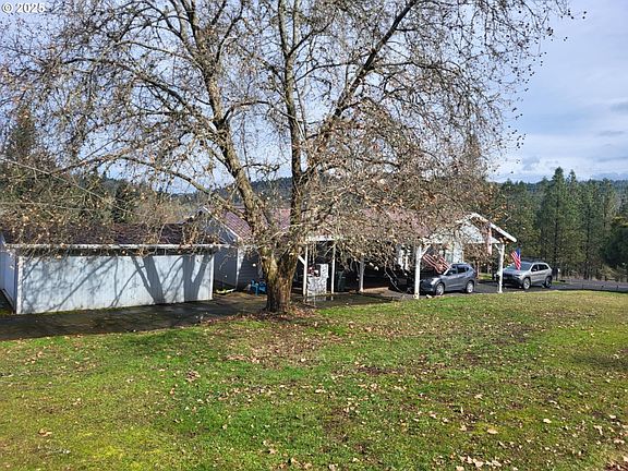 3rd image of 116 Silver Maple St