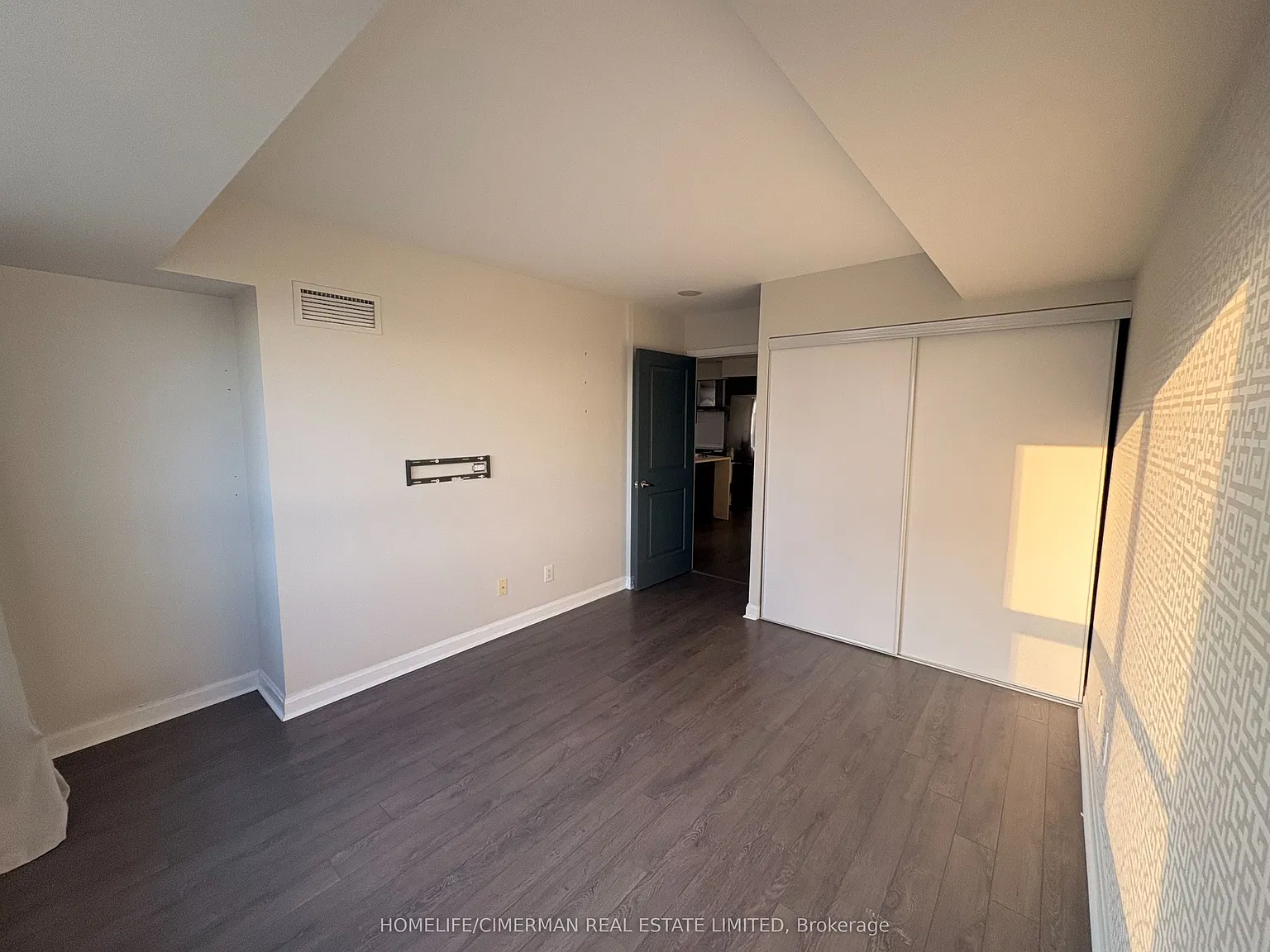 1 bed, $2,300 — Photo 4