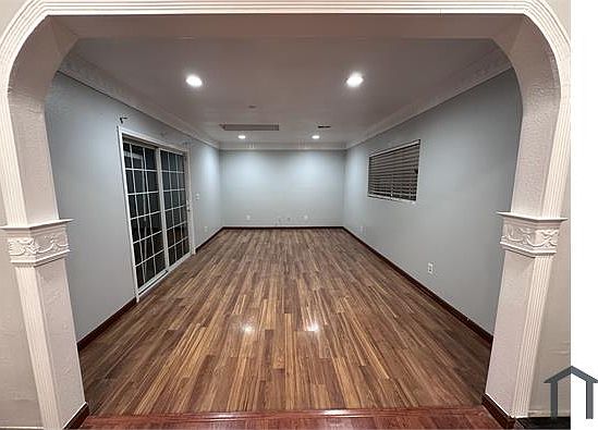 3rd image of 1876 Catalpa Way