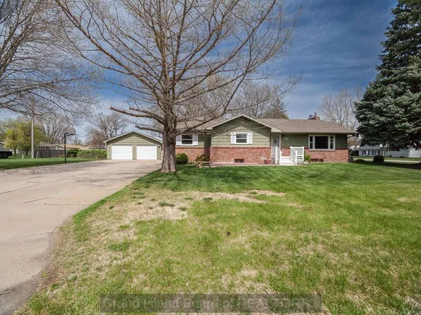 1504 Rosemont Ave, Grand Island, NE 68801