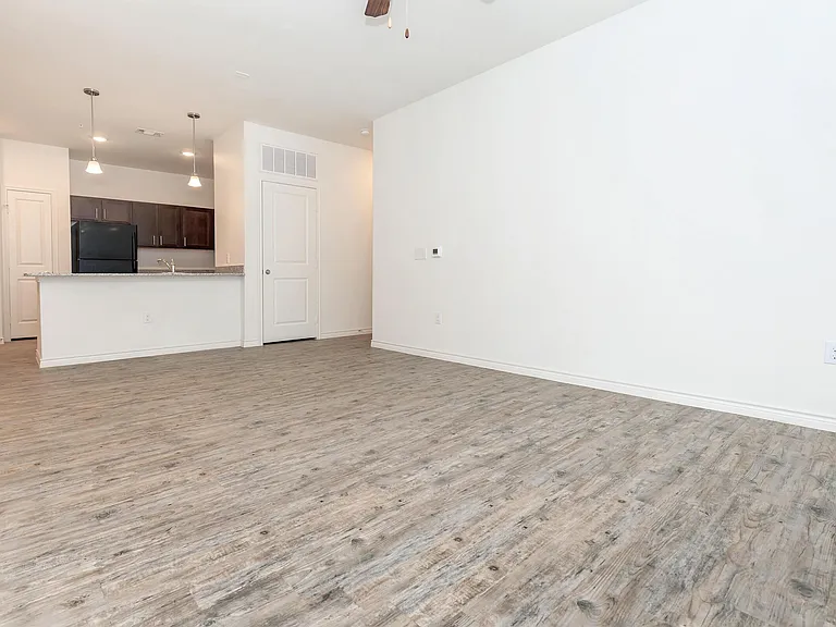 Campus Apartments — Photo 31
