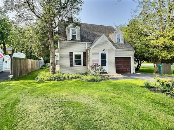 1435 Ridgeway Ave, Rochester, NY 14615