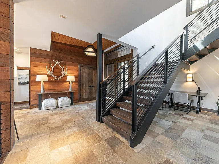 8615 Huntington Ct — Photo 25