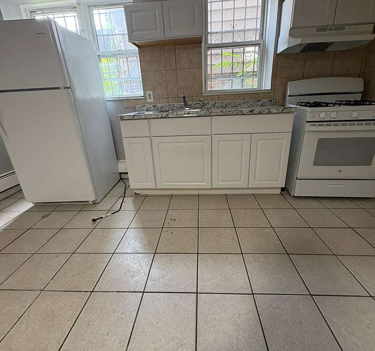1st image of 341 Myrtle Ave