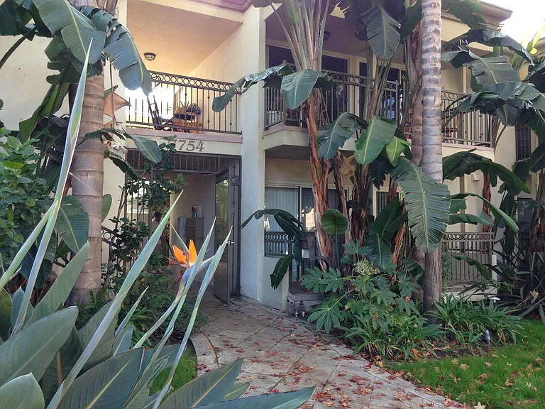 7754 Paseo Del Rey #5 — Photo 10