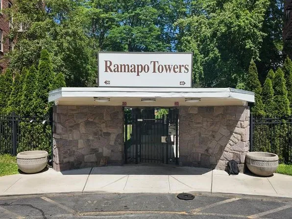 30 South Cole Avenue #2E, Spring Valley, NY 10977