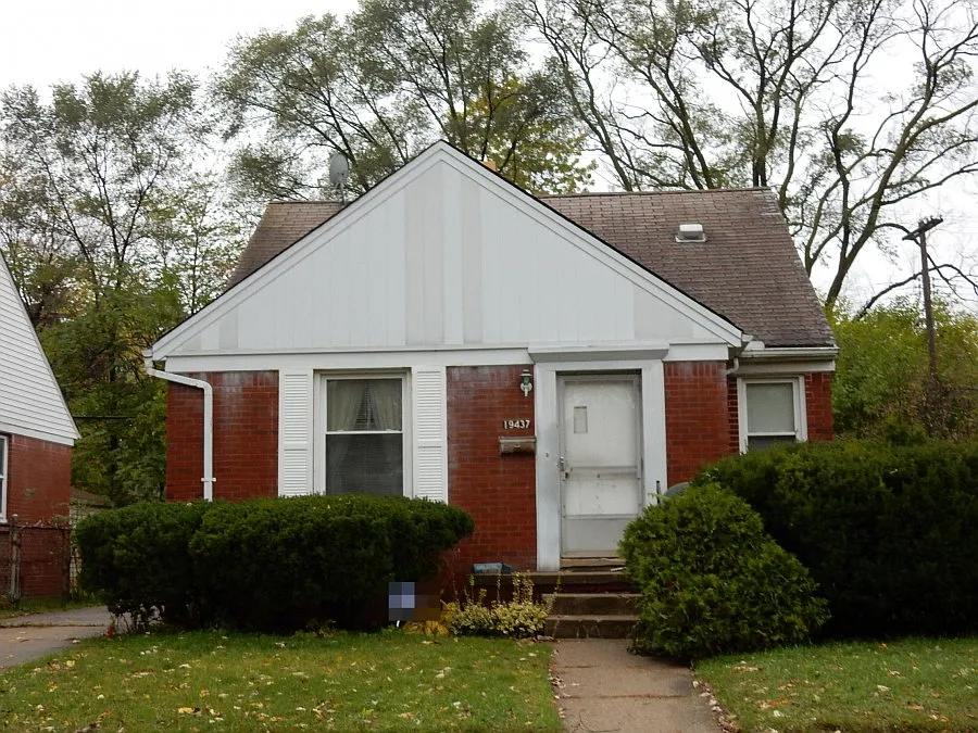 19437 Gallagher St photo 1