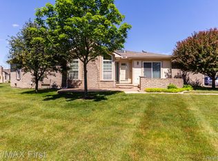 50249 Paradise Ct #248, Macomb, MI