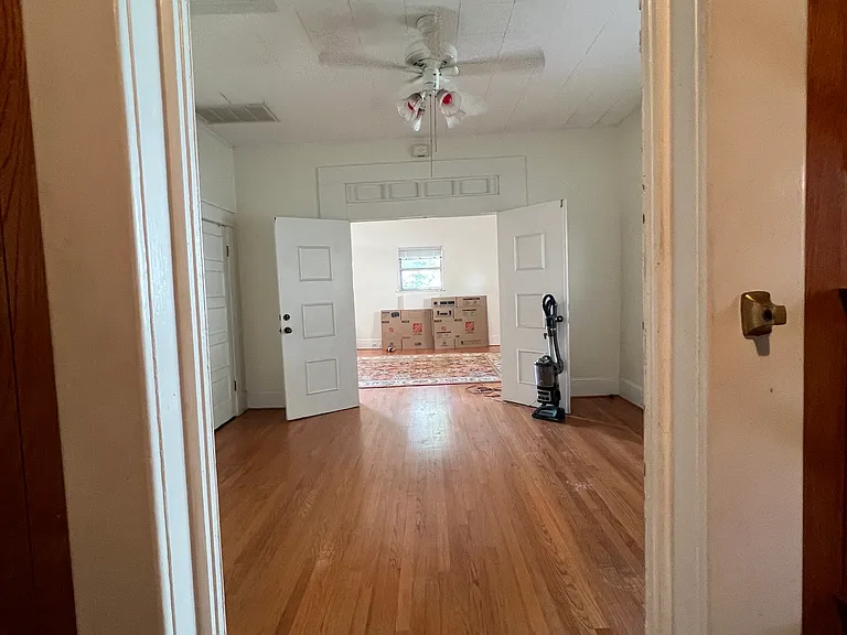 903 Blanco St — Photo 7