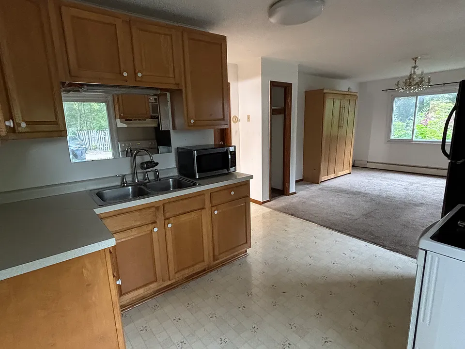 500 Broadway St NE #6