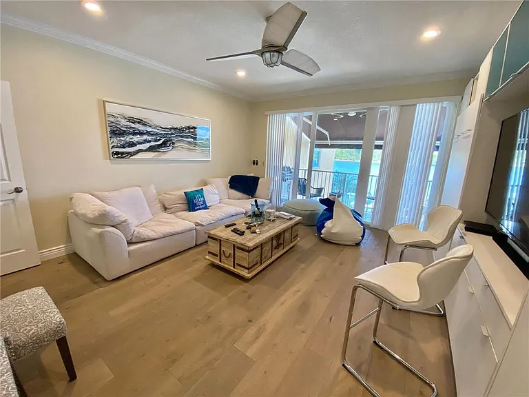 4230 N Ocean Dr — Photo 5