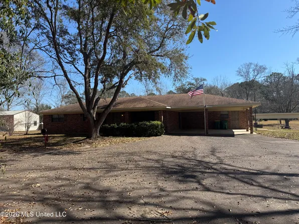 9504 Kimberly Cir, Moss Point, MS 39562