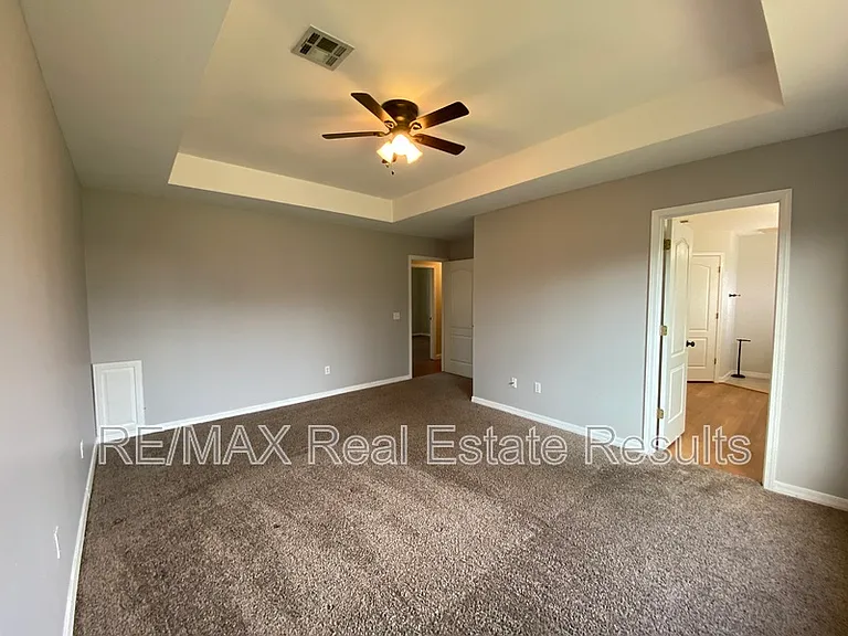 1601 S 24th Pl — Photo 7
