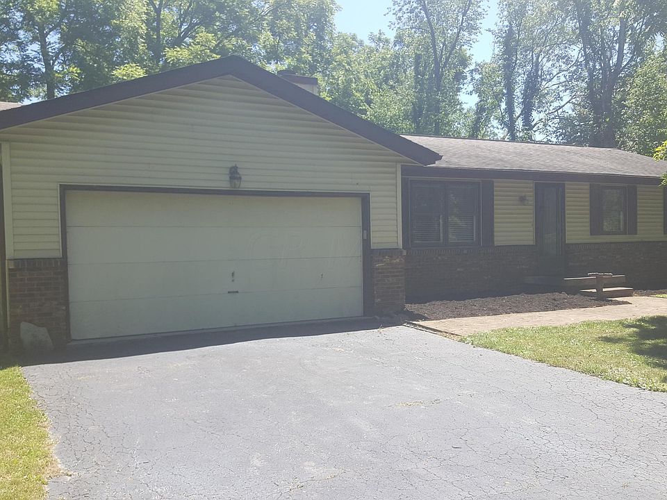1st image of 135 Woodside Dr SW
