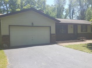 135 Woodside Dr SW, Pataskala, OH 43062
