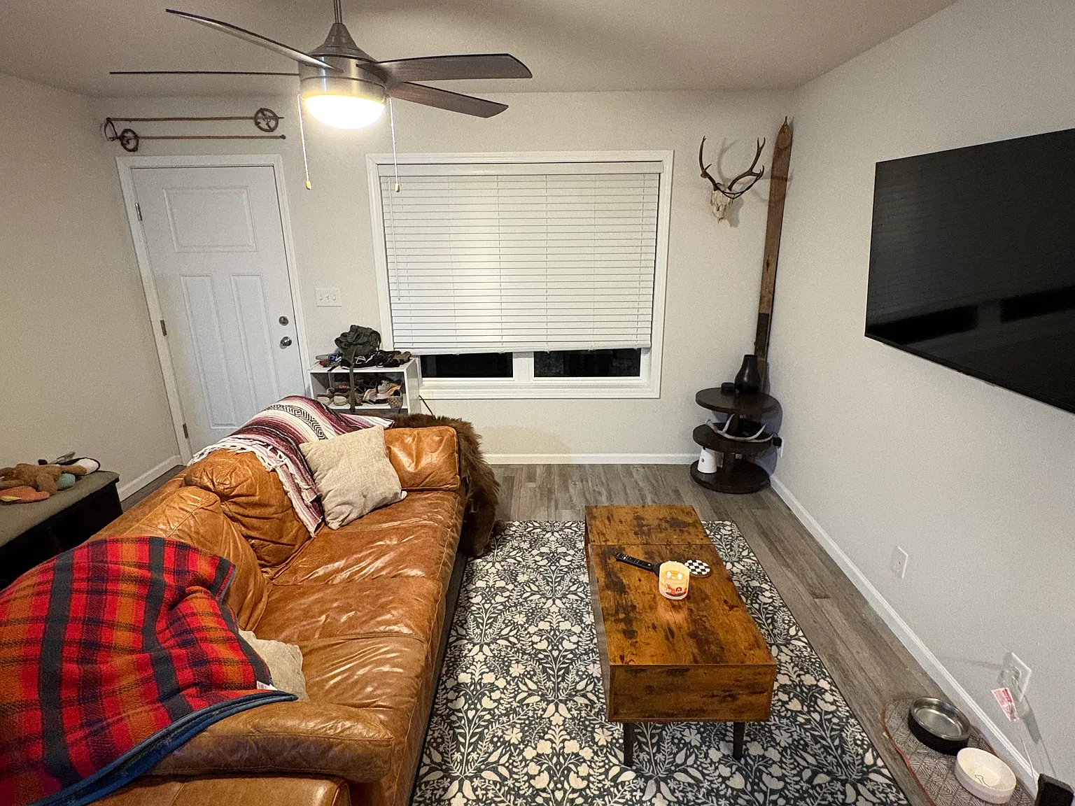 2 bed, 900 sqft, $3,300 — Photo 3