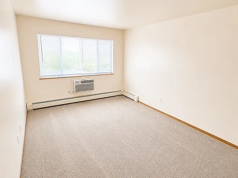 604 N Black River St — Photo 11