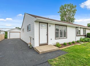 4113 Sw Hwy, Hometown, IL