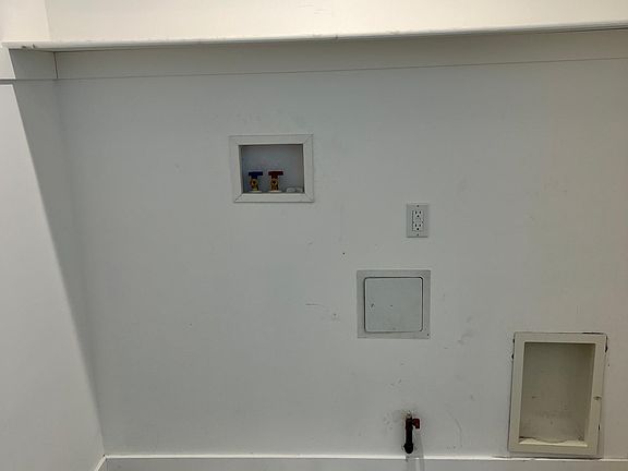 5th image of 2314 Montrose Ave #E