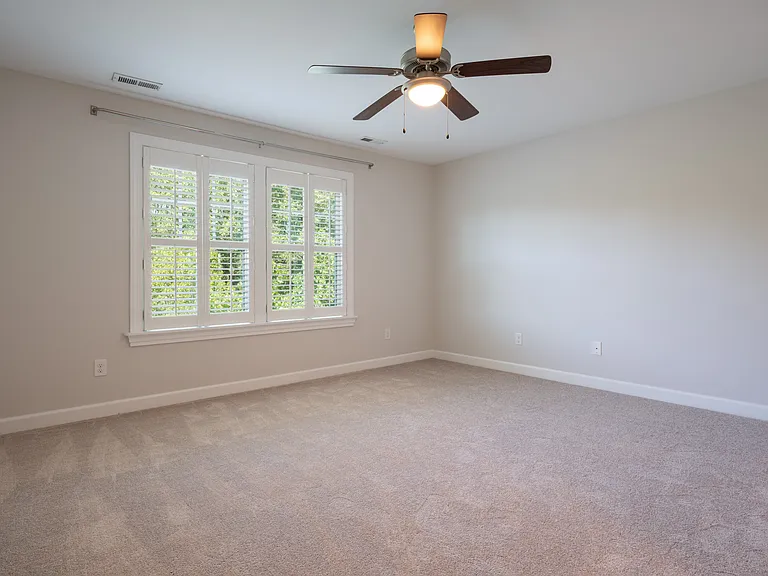 243 Huntley Ave — Photo 9