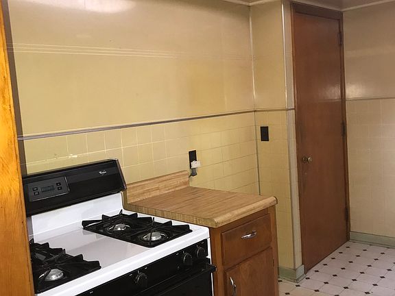 3rd image of 1107 N Lott Blvd