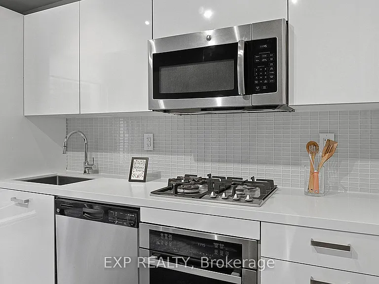 39 Brant St #416 — Photo 15