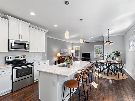 5th image of 1407B Monetta Ave