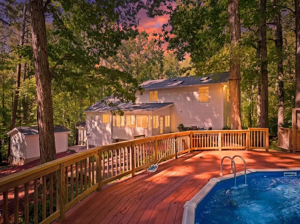 89 Lauren Ct, Pittsboro, NC 27312