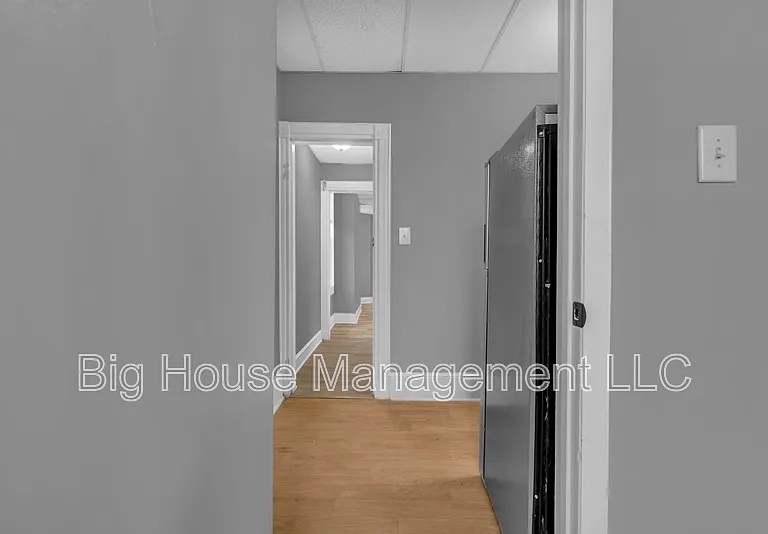 339 E 25th St #2 — Photo 18