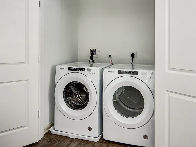 Clinton Woods Apartments — Photo 17