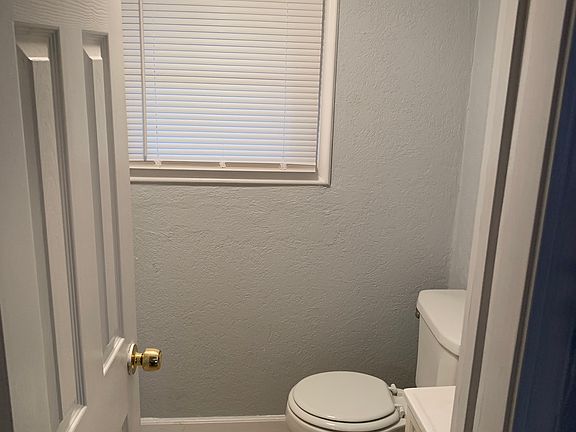 2nd image of 505 Davis Ave APT B