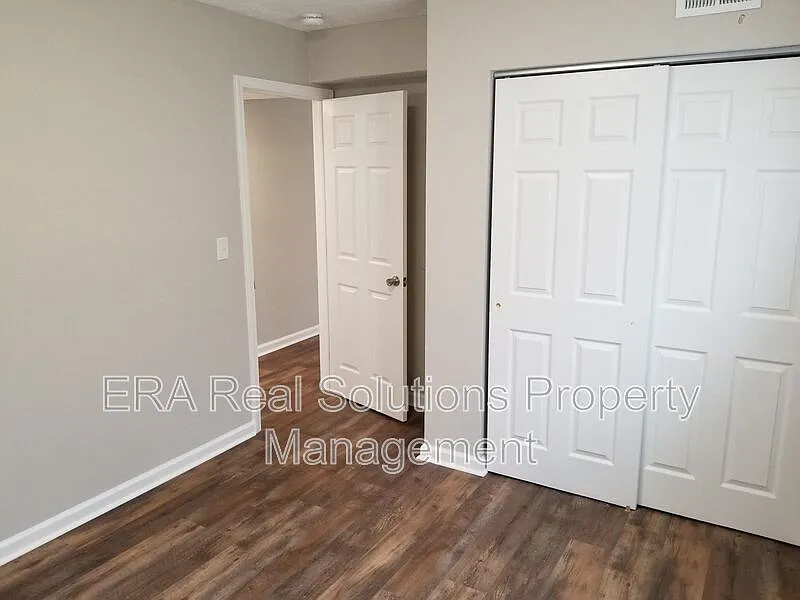 2 bed, 1.0 bath, 826 sqft, $1,000 — Photo 3