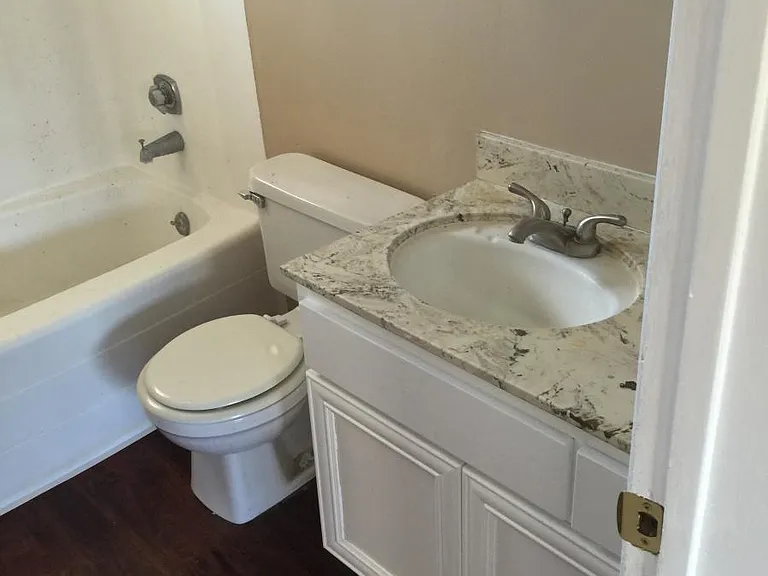 1941 Wilcox Ave #10 — Photo 6