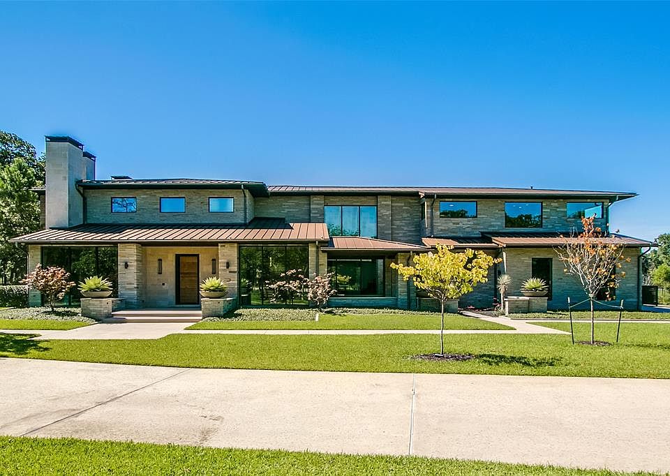 1st image of 1124 Triple Crown Ct