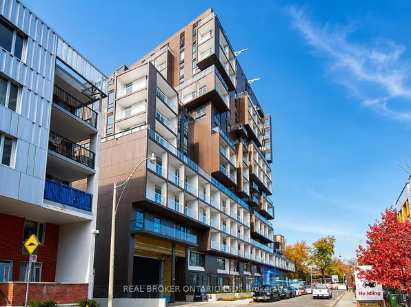 80 Vanauley St #421, Toronto, ON M5T 0C9