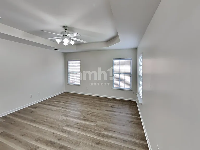 4063 Locerbie Cir — Photo 13