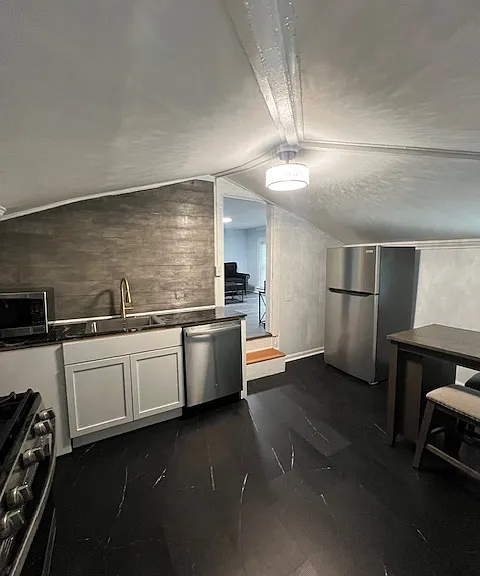 1211 Madison St #2 — Photo 18