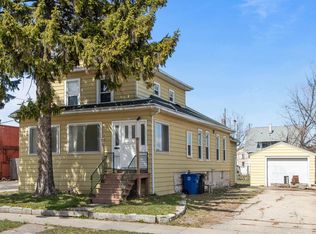 136 W 10th Ave, Oshkosh, WI 54902
