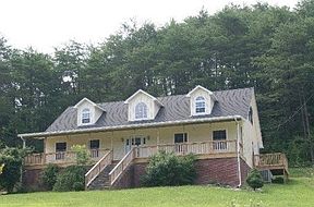 1st image of 819 Magnolia Ln